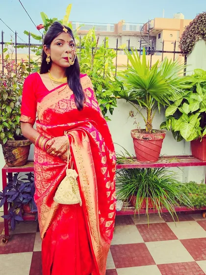 Embracing my roots with this traditional Pahadi Bahu look. I love helping brides connect with their culture through fashion. From the classic red Banarasi saree to the iconic Pahadi nath, I can help you style an authentic and beautiful look for your special day.