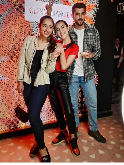 Friends posing and having a great time at a sponsored event. Our photo booth adds a valuable entertainment component to any brand experience.