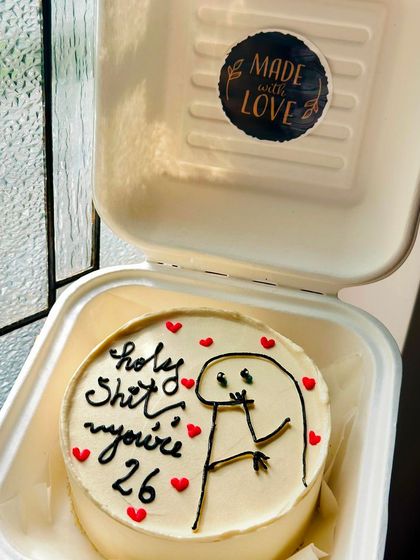 Another take on the 'holy sh!t you're 26' meme cake, with a different character expression. It’s all about capturing that perfect vibe.