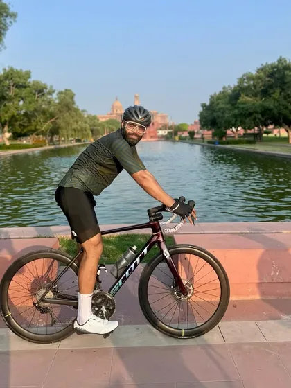 Another great shot by the water with the government buildings in the background.