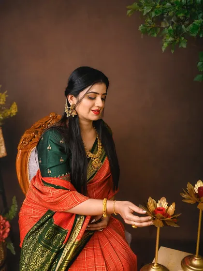 I adore creating timeless portraits that celebrate our culture. This traditional maternity session features a beautiful mom to be in a classic saree, showcasing grace, elegance, and heritage.