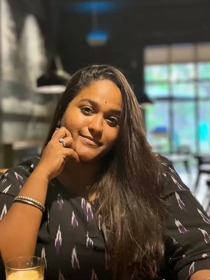 It brings me so much joy to see the beautiful Marathi artist Vanita Kharat in my breathable black Ikat co-ords. It shows how my designs are made for every body type, offering comfort without compromising on style.