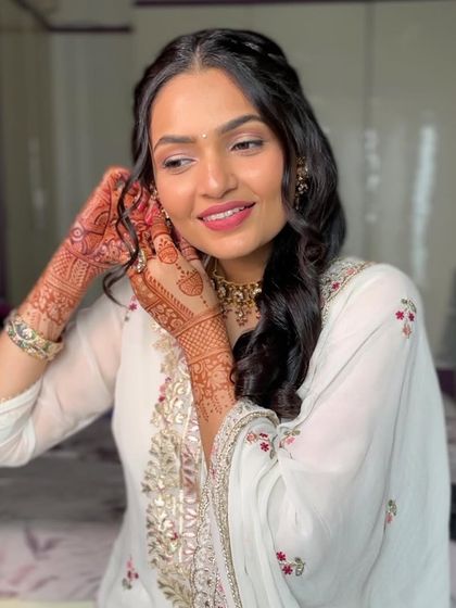 Modern Pastel & Ivory Brides photo 64