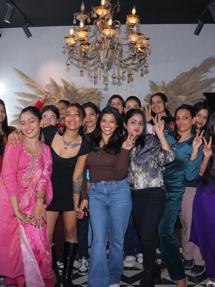 Where passion meets purpose. A glimpse of our talented Red Fox students, united by dreams and ready to conquer the beauty world together.