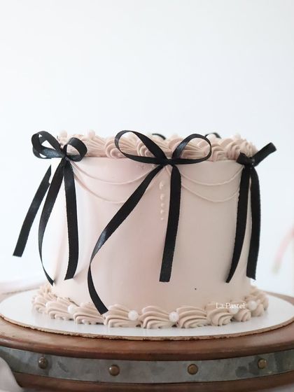 Modern & Minimalist Cakes photo 28