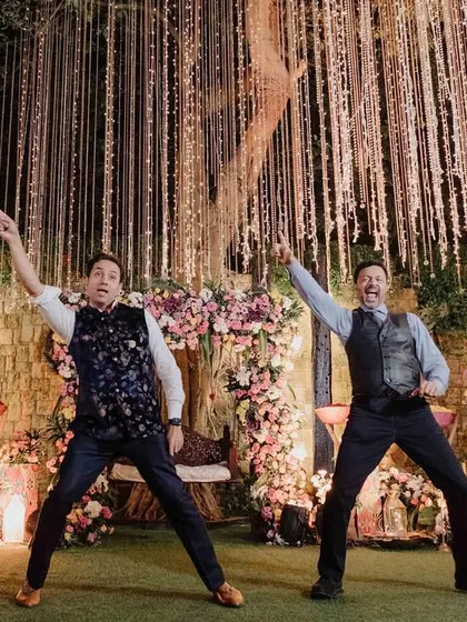 The "desi boys" of the family killing it on the dance floor at the mehndi. Their energy was completely unmatched, and they were a riot to work with.