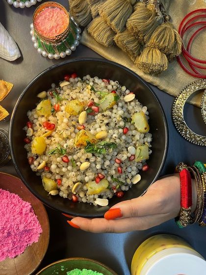 A festive flatlay for Navratri, featuring our delicious Sabudana Khichdi. It’s the perfect meal to enjoy after a day of fasting and prayer.