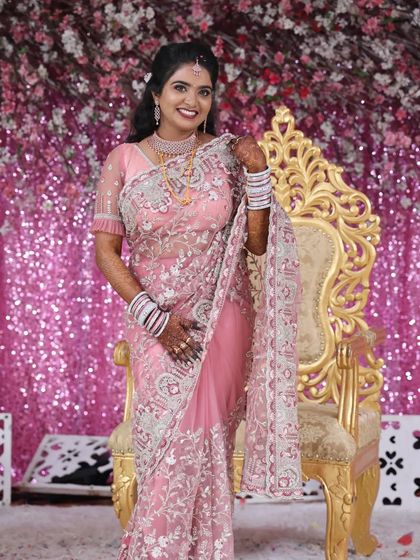 Another look at the modern AD jewellery set, showing how it catches the light as the bride stands. This versatile set is designed to make a statement and is a popular choice for evening functions.