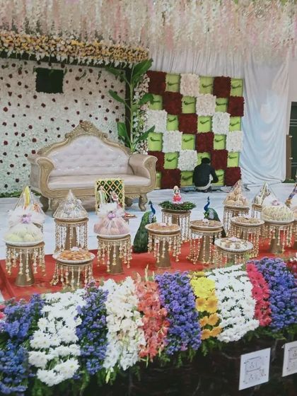 Siri - Custom Gift Hampers & Return Gifts Grand Event Displays photo 6