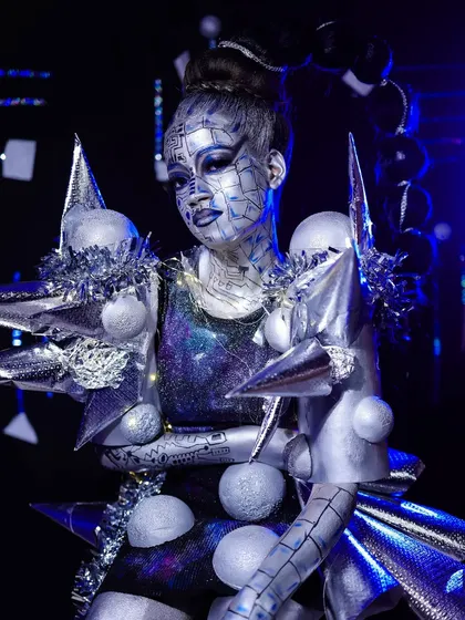 Step into the future of makeup with this robotic-inspired avant-garde look. My courses cover futuristic and sci-fi makeup, teaching you how to use metallics, fine-line detailing, and custom prosthetics to create stunning, otherworldly characters for fashion and film.