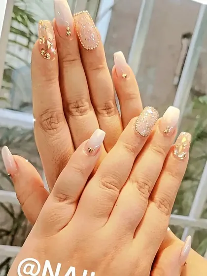 A sophisticated and elegant design perfect for a wedding or special event. This set features a soft white base with gold glitter, gold foil, and delicate 3D floral accents.