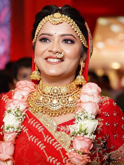 Regal Wedding Day Looks photo 9