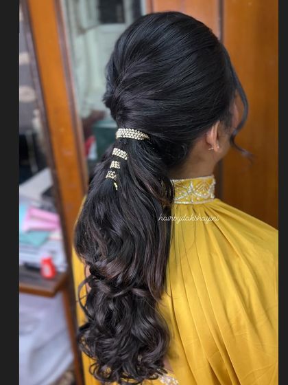 Dakshayini - Hairstyling Academy & Workshops Glamorous Curls & Ponytails photo 14