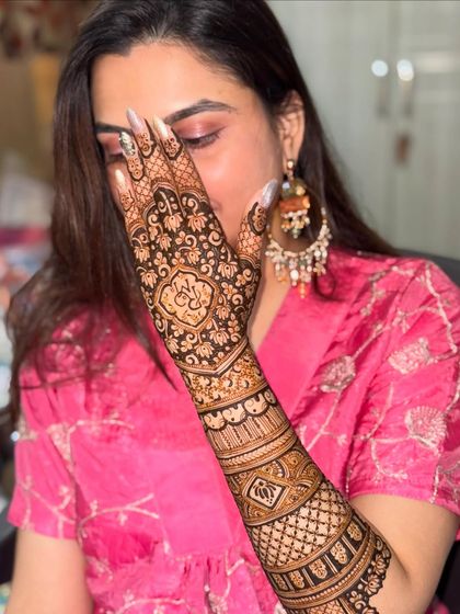 Detailed Back of Hand Designs photo 25