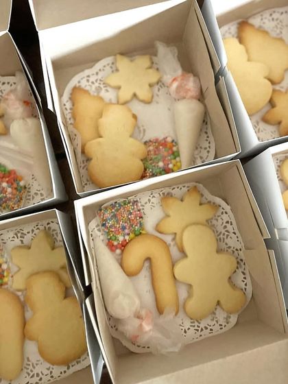 Faraway Feast - DIY Dessert & Party Kits DIY Decorating Kits: Pipe, Sprinkle, and Enjoy! photo 4