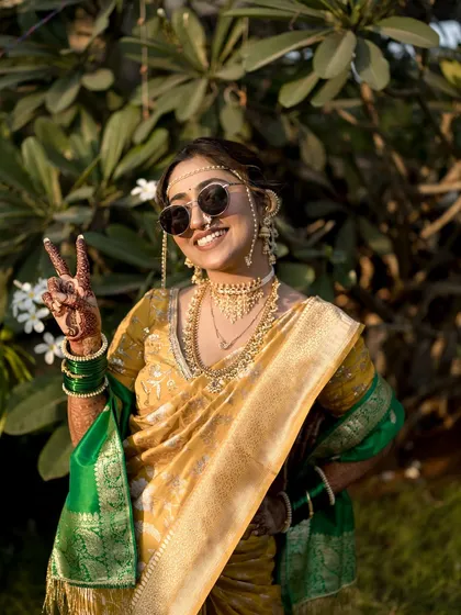 Another victory pose from our happy, stylish bride.