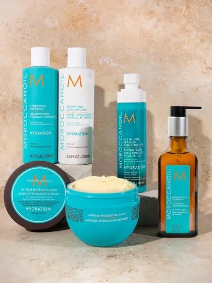 I believe in using only the best products, which is why I trust the Moroccanoil Hydration line. This complete range, including the Intense Hydrating Mask and treatment oil, allows me to infuse dry, tired hair with much-needed moisture for lasting softness and shine.