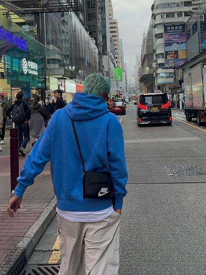 Exploring the streets of Hong Kong before my gig. It's always amazing to soak in the culture of a new city.