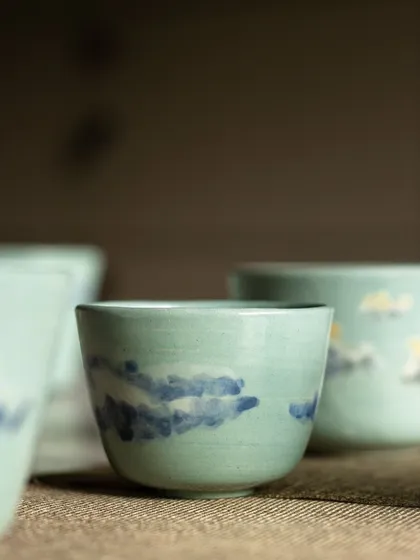 Look what our students make! These gorgeous tumblers are inspired by our very own 'Luru skies. This is what happens when you mix a little clay with a lot of creativity.