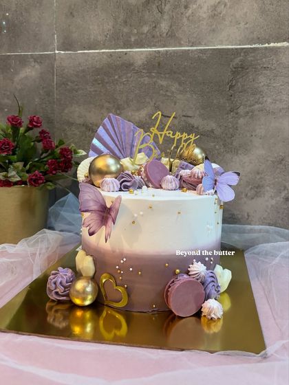 Elegant Floral & Butterfly Cakes photo 10