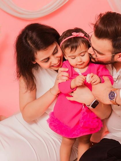 Heartwarming Family & Sibling Portraits photo 86