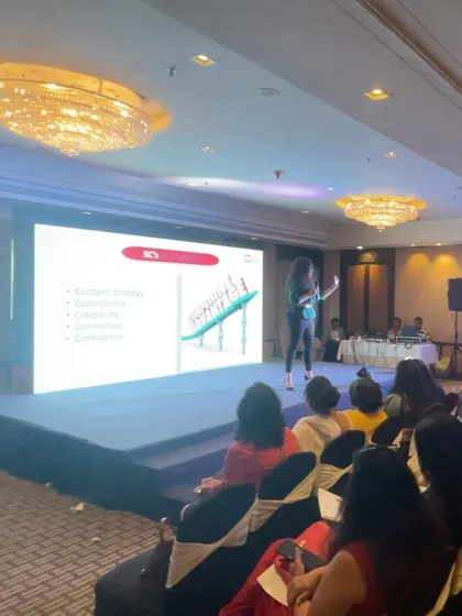 A wider view of my presentation on personal branding. I use clear, structured content to help participants grasp and apply key strategies for increasing their professional visibility.