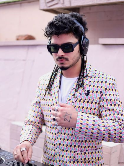 Locked in and focused on the mix during a daytime Mehndi celebration. Even for pre-wedding events, I bring the same level of professionalism and energy to keep the party going.