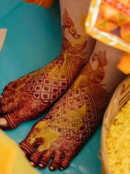 Another look at the amazing stain from the peacock foot design. The color is so rich and even. ❤️