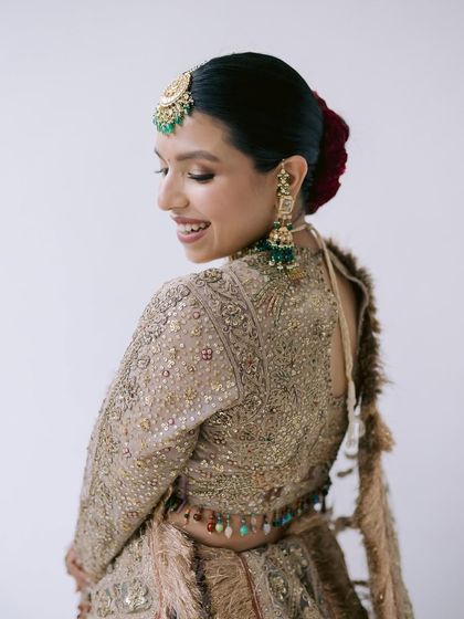 The Bridal Glow: Wedding Day Looks photo 28