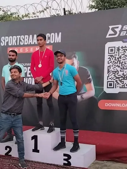 Our rider Nikunjvardhan Jain receiving one of his two Gold medals at the Ghaziabad Horse Show. We train champions in both show jumping and tent pegging.