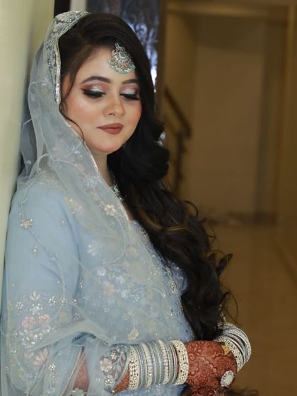 Soft & Ethereal: Pastel, White & Gold Looks photo 91