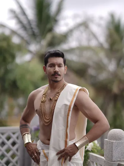 I also style jewellery for grooms to complete their traditional wedding day look. Here, we chose a classic multi-layered kasu mala and antique finish necklace that adds a regal touch to the groom's muhurtham attire.