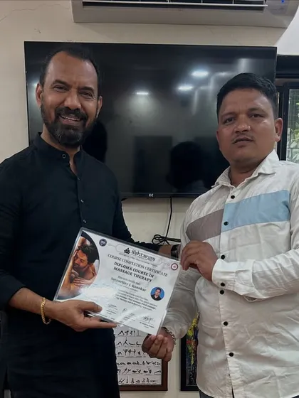 Congratulations to this student on successfully completing his Diploma in Massage Therapy. I wish him all the best in his professional journey.