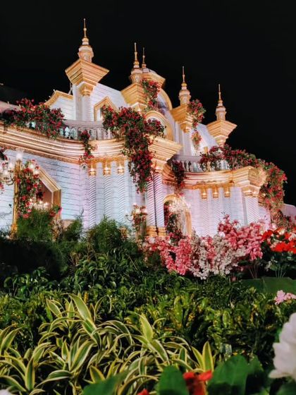 Royal Sanctuaries: Grand Wedding Mandaps & Receptions photo 48