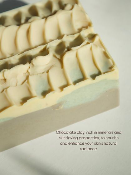 My Lemongrass Patchouli bar is enriched with chocolate clay, kaolin clay, and French green clay for a detoxifying and purifying cleanse.