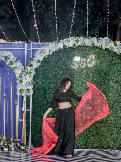 A solo dancer using her dupatta as a prop to add flair to her performance. Simple props can make a big difference.