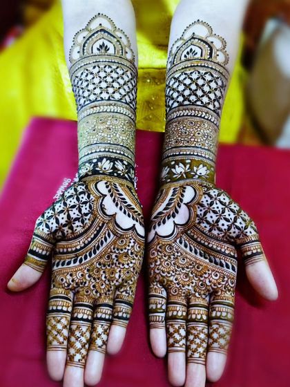 Mohak Mehendi - Professional Mehndi Artistry Intricate Bridal Mehndi photo 17