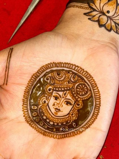 Sonu - Mehndi Art Workshops The Art of Portrait Mehndi photo 5