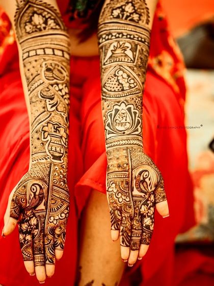 Intricate Bridal Henna photo 5