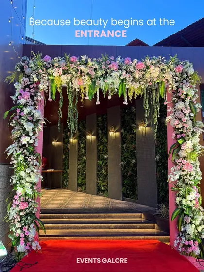 The first impression is everything. We design breathtaking floral entrances that welcome your guests and set the tone for the beautiful celebration that awaits inside.