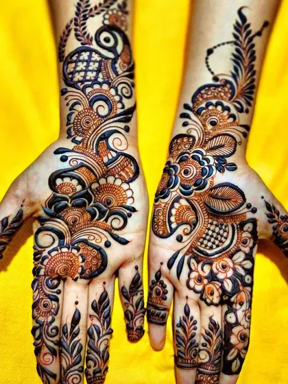 We love blending styles to create something unique for you. This bold Arabic and Indo-Western fusion design shows how we use negative space and flowing patterns for a modern and striking look.