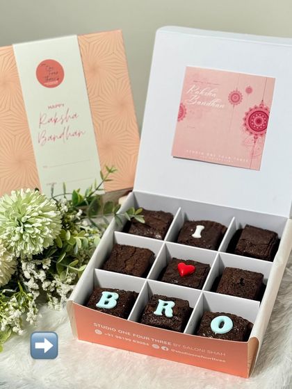 Perfect for Rakhi, this "I ❤️ BRO" brownie box is a heartfelt gift for your brother. Each mini brownie is made with rich dark chocolate, offering a delicious way to celebrate your bond.