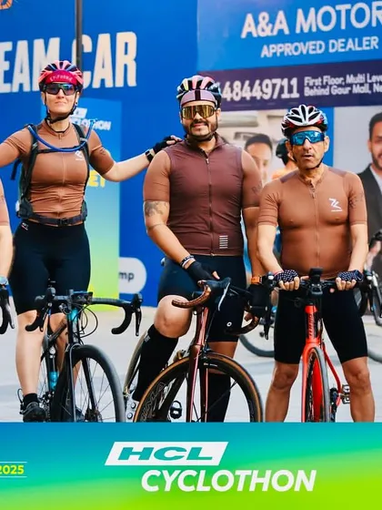 Posing for an official event photo at the HCL Cyclothon. Participating in these large scale Delhi cycling events is a highlight for our competitive team.