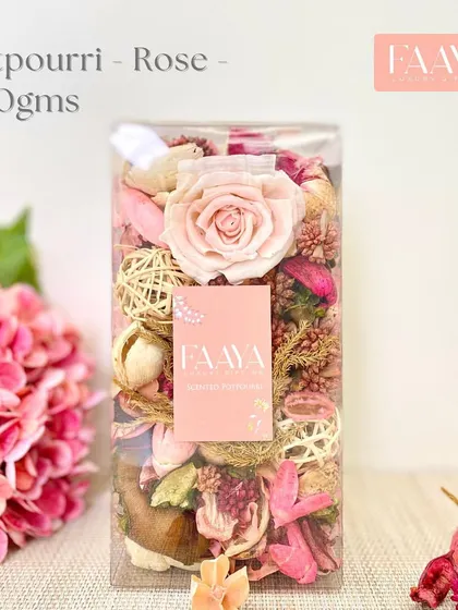 Bring everlasting beauty and delightful scents into your space with our fragrant rose potpourri. It comes beautifully packaged, making it a lovely small gift or an addition to a larger hamper.