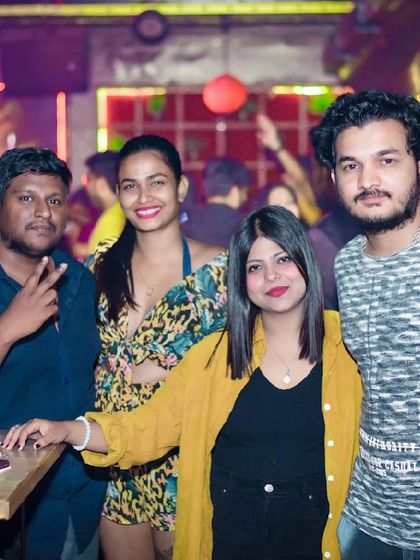 More happy faces from a packed Saturday night at Shift HSR.