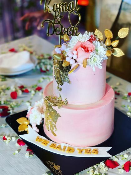 Wedding & Engagement Cakes photo 7