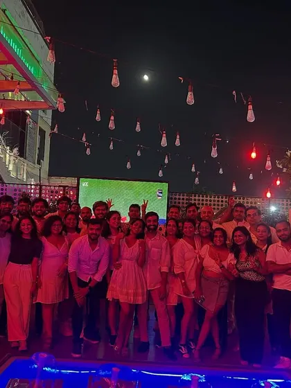 Capturing the fun at the end of a great night. We love seeing everyone come together. Let's Salsa! 💃🏽