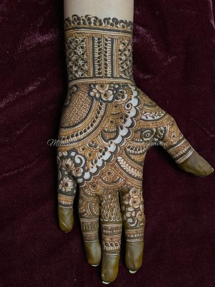 Full Bridal Mehendi (Hands) photo 47