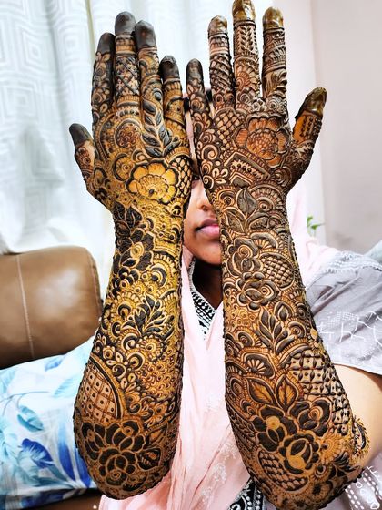 Hajira Mehendi Artist - Mehndi Artist Services Intricate Bridal & Sangeet Designs photo 31