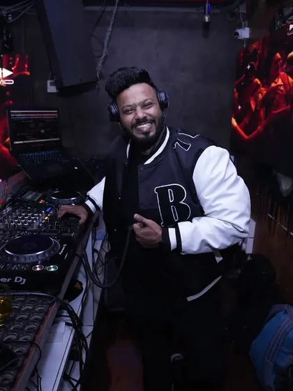 Dropping it like it's hot. A candid from my set at BBI Bhubaneswar.